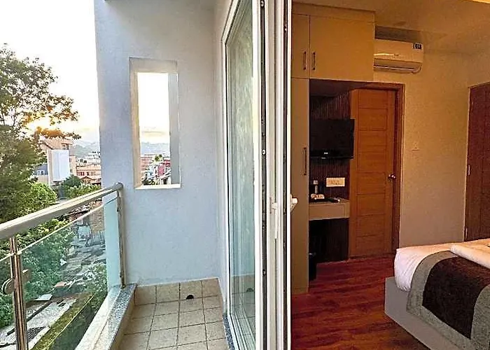 Alleyway Express Отель 3*